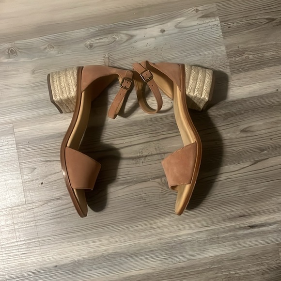 EUC Soludos Capri Raffia Suede Mid Block Heels - Picture 6 of 10